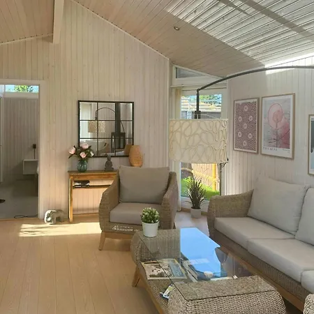 Architect-designed House In בית נופש