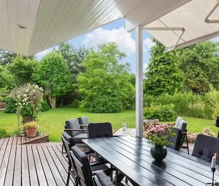 Architect-designed House In * Dronningmølle