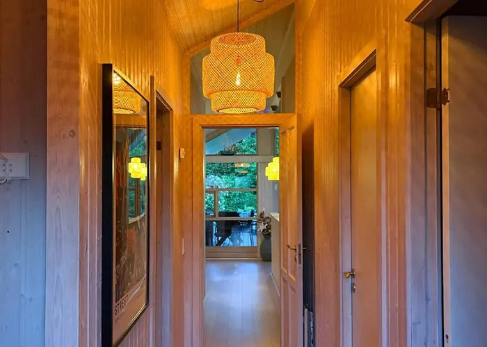 Architect-designed House In 別荘