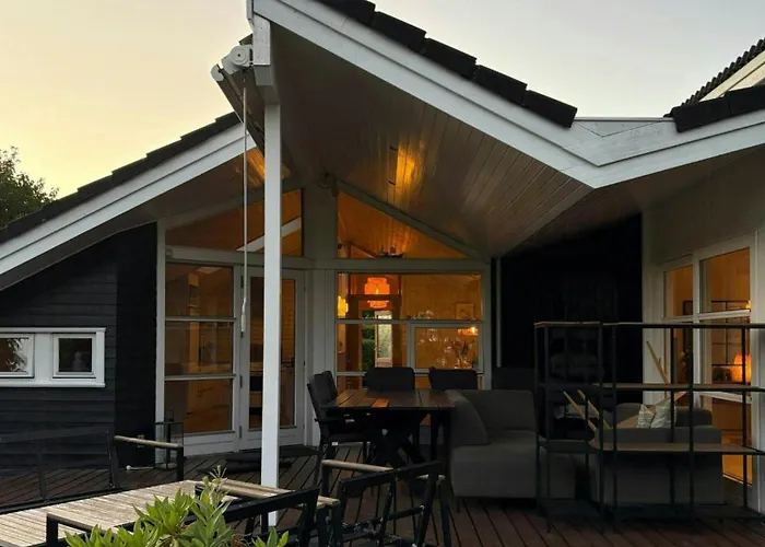 Architect-designed House In 別荘 Dronningmølle